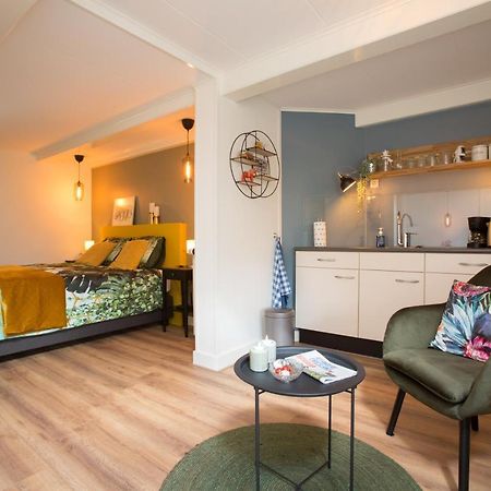 D' Ald Skoalle - Sfeervol Appartement In Oude School. Wijtgaard Extérieur photo