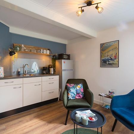 D' Ald Skoalle - Sfeervol Appartement In Oude School. Wijtgaard Extérieur photo
