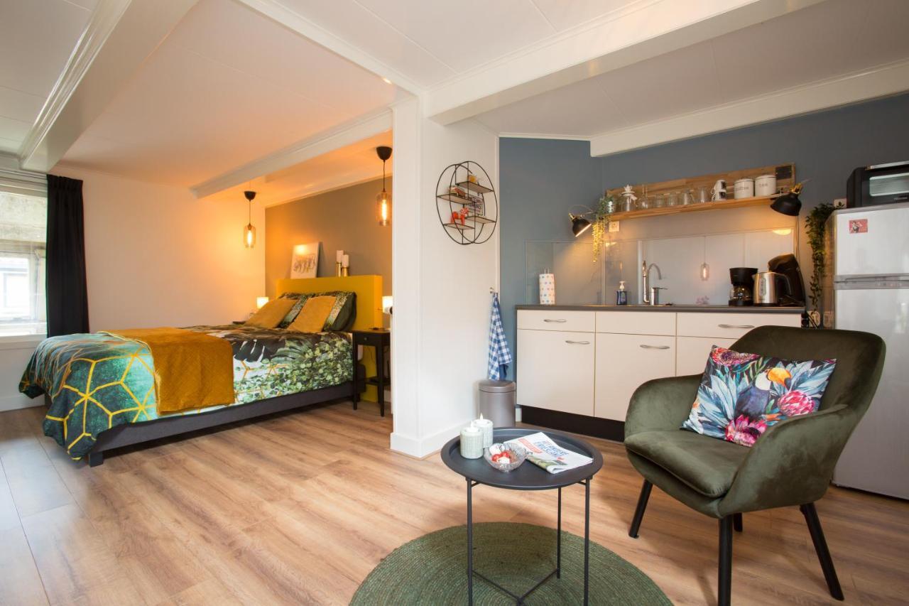 D' Ald Skoalle - Sfeervol Appartement In Oude School. Wijtgaard Extérieur photo