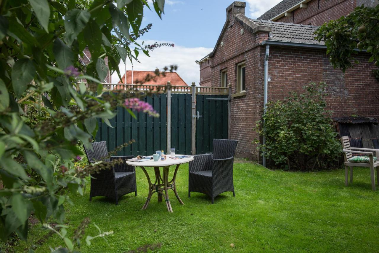 D' Ald Skoalle - Sfeervol Appartement In Oude School. Wijtgaard Extérieur photo