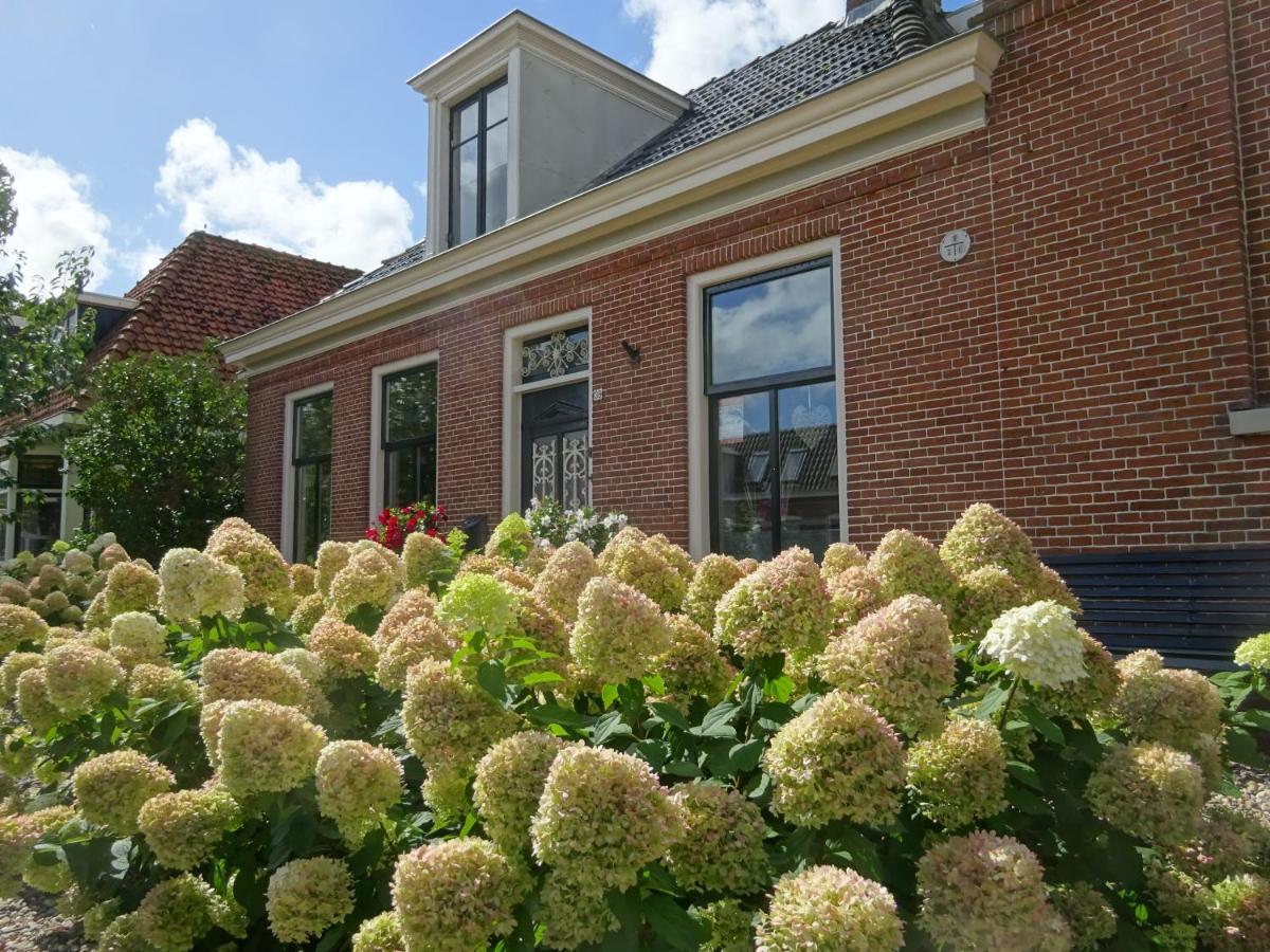D' Ald Skoalle - Sfeervol Appartement In Oude School. Wijtgaard Extérieur photo