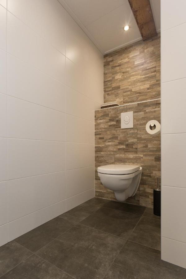 D' Ald Skoalle - Sfeervol Appartement In Oude School. Wijtgaard Extérieur photo