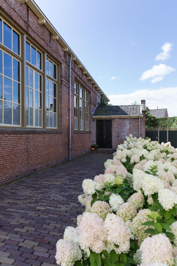 D' Ald Skoalle - Sfeervol Appartement In Oude School. Wijtgaard Extérieur photo