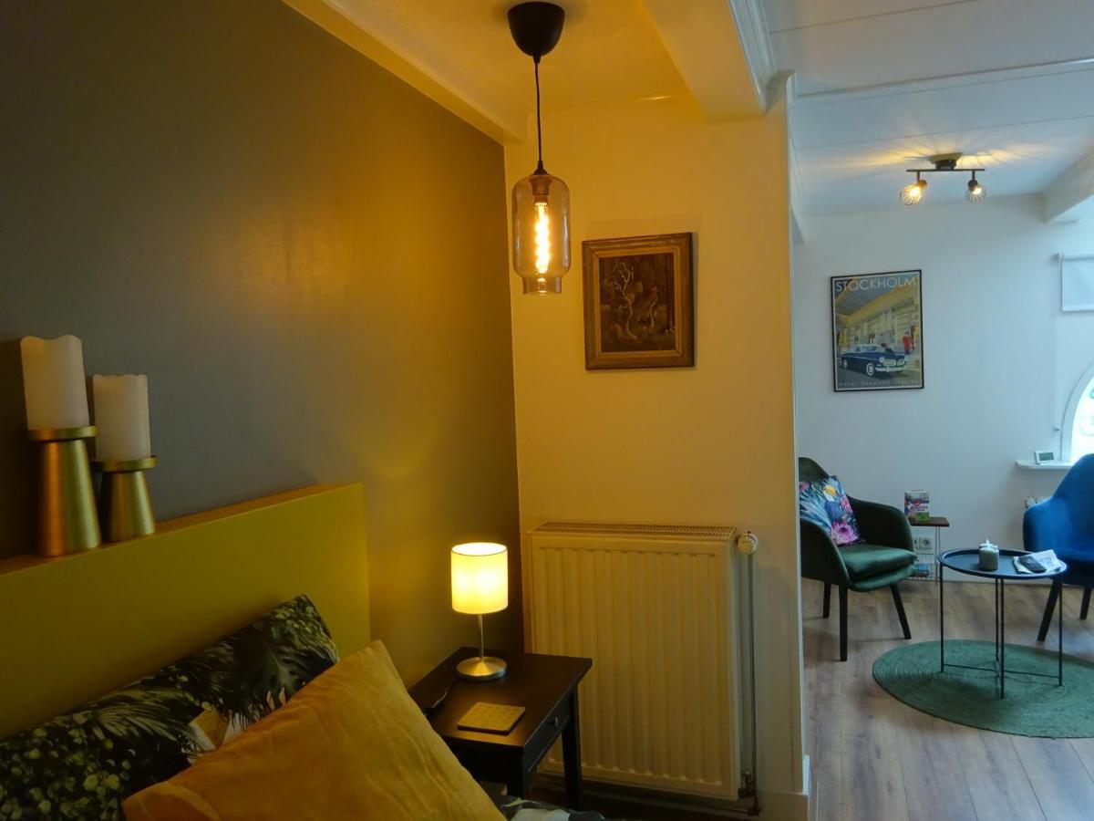 D' Ald Skoalle - Sfeervol Appartement In Oude School. Wijtgaard Extérieur photo